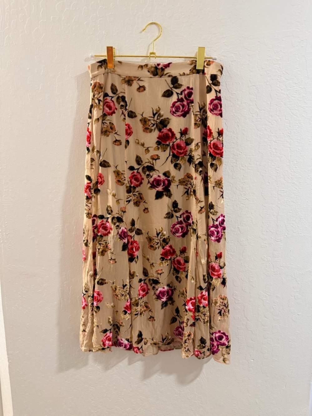 Alice + Olivia Beige Maxi Skirt with Pink and Magenta Rose Print